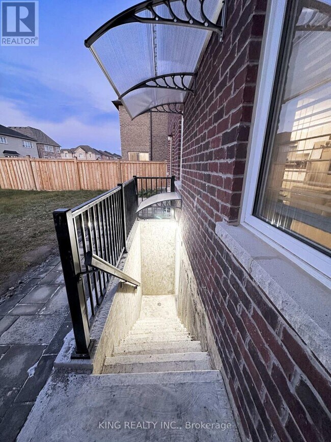 Photo - 1012 Barton Way