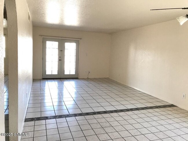 Photo - 1605 S Telshor Blvd