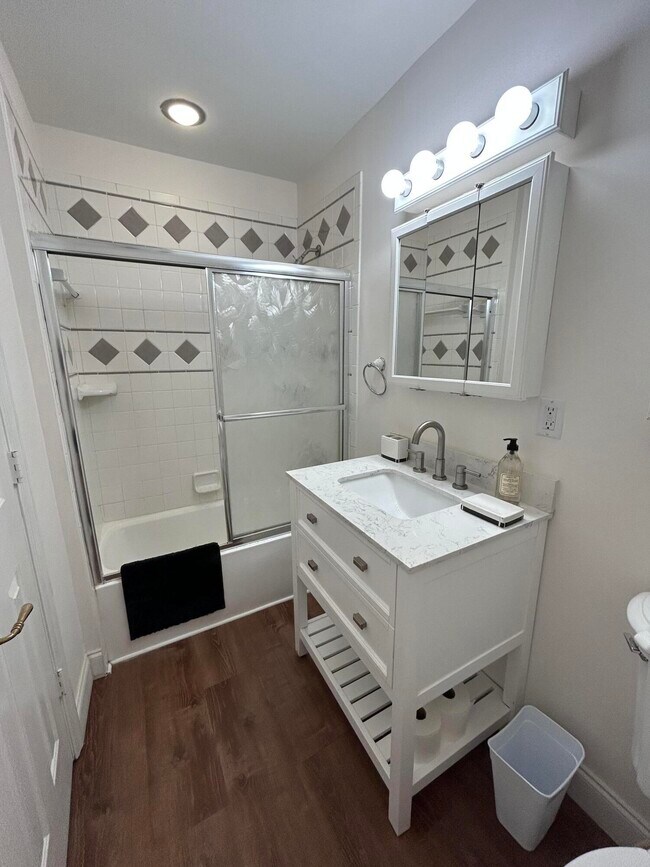 13383 Bedford Mews Ct