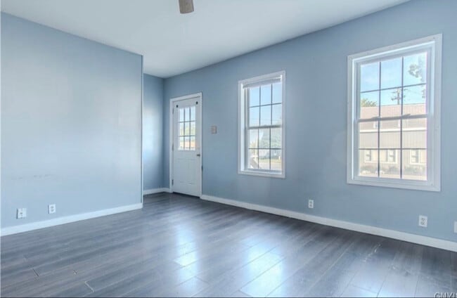 Photo - 148 W Main St