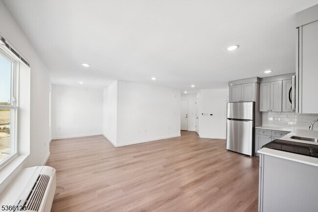 Photo - 369 18th Ave Unit 404