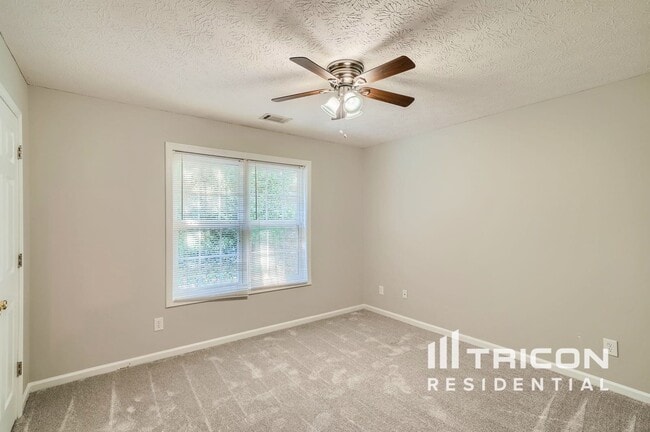 Photo - 1751 Stillbrook Way NE