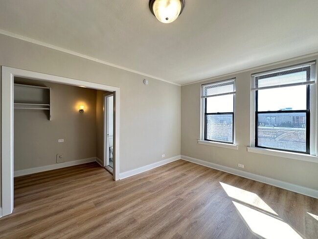 Photo - 3335 W Diversey Ave Unit 903