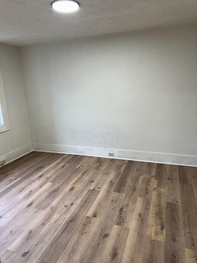 Photo - 325-327 2nd Street Unidad 327 2nd Street