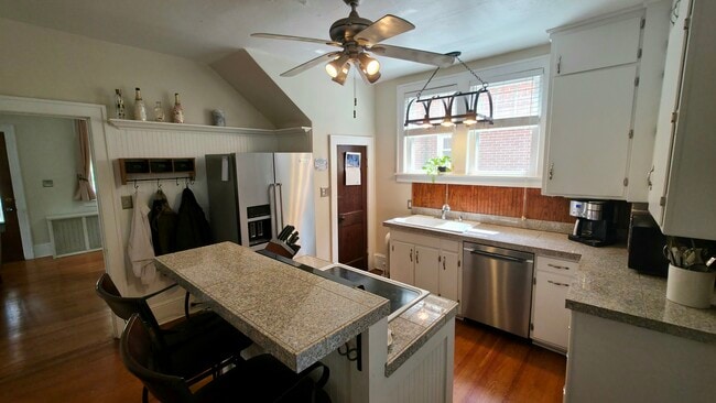 1929 Avon Rd SW
