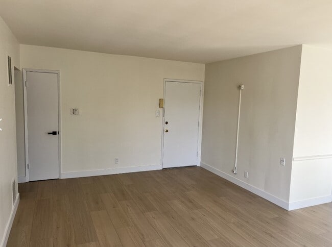 Photo - 1233-1237 N Fuller Ave