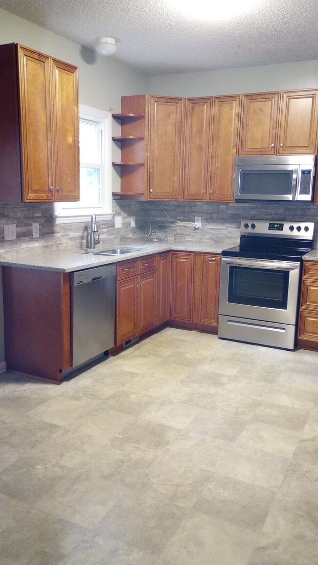 Photo - 107 Bebington Dr