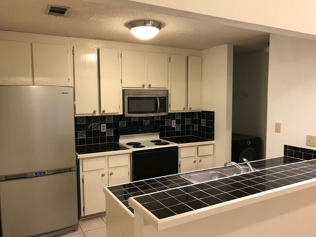 Photo - Three Bedroom Near Vet School!