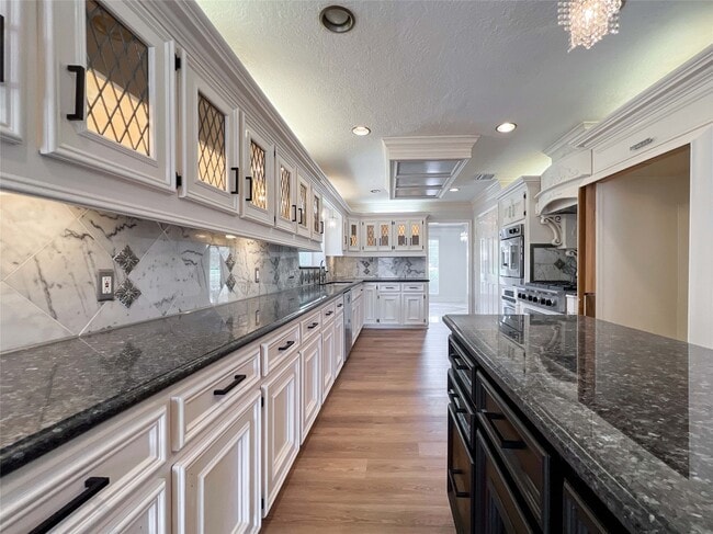Photo - 8107 S Braeswood Blvd House