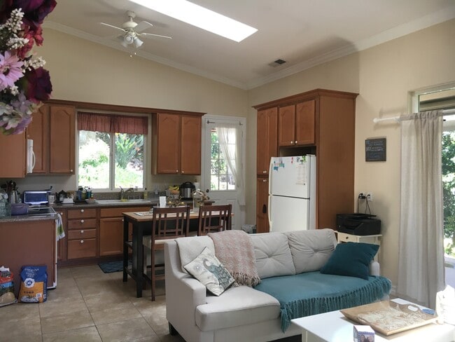 Photo - 12743 Larchmont St