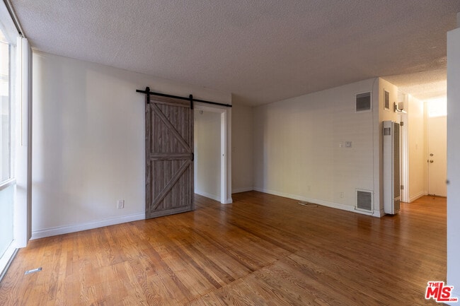 Photo - 11131 Rose Ave Unit 17