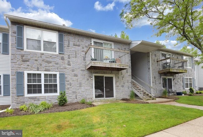 Photo - 11 Coral Tree Ct Apartment