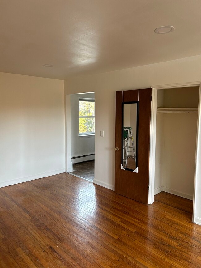 Photo - 513-515 Grand Ave Unit F