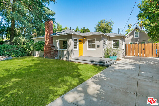 Building Photo - 5632 Ventura Canyon Ave Rental