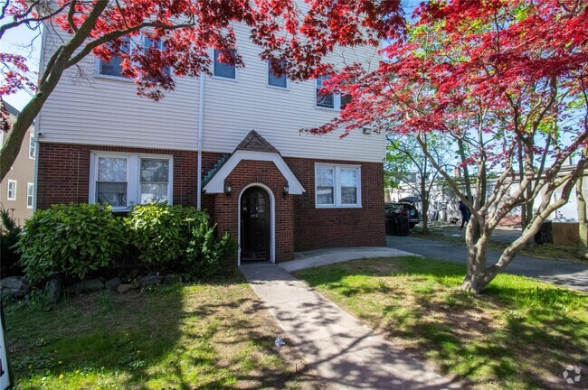 Building Photo - 840 Seaman Ave Unit 2E Rental