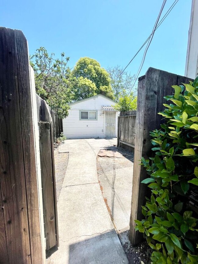 Photo - $1,550 Monthly, Studio apartment walking distance to down town Santa Rosa