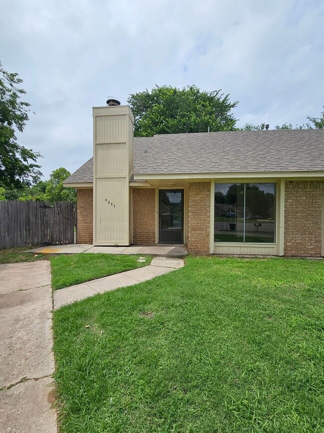 West Norman Duplex Avail NOW! - West Norman Duplex Avail NOW! Casa