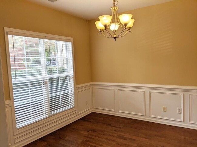 Photo - 204 Chateau Pl