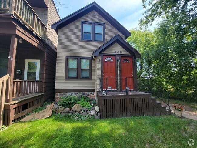 Building Photo - 808 E 3rd St Unit #3 Rental