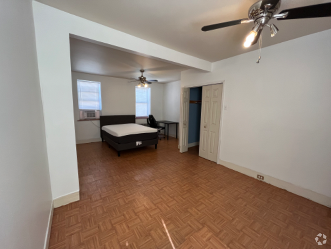 Building Photo - 722 League St Rental