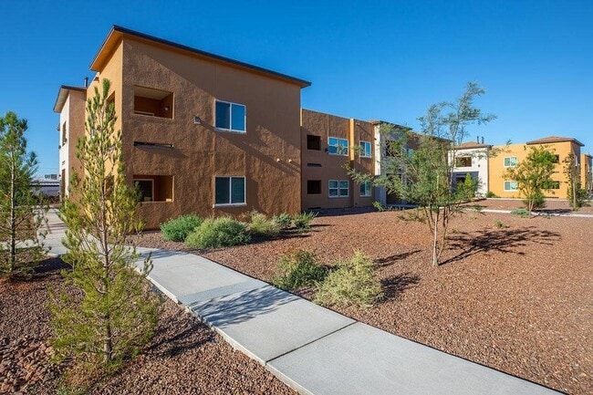 Building Photo - 1331 Pullman Dr Unit 52 Rental