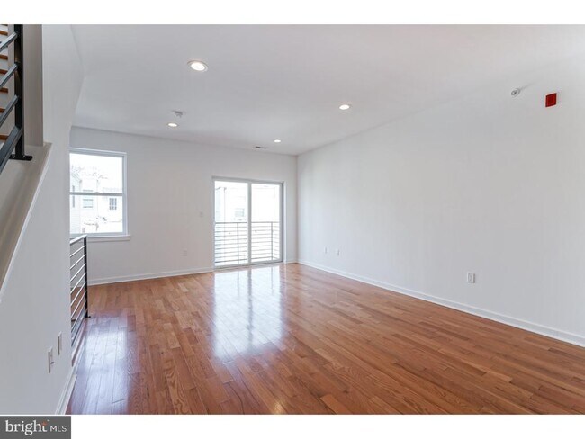 Photo - 1629 Swain St Unit 3