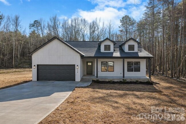 Building Photo - 548 Car Farm Rd