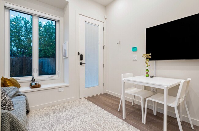 Photo - 6431 Azure Rd