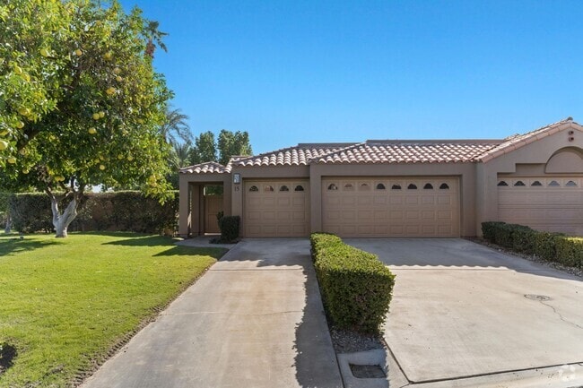 Building Photo - 15 Pebble Beach Dr Rental