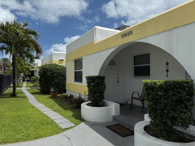 Photo - 11050 Biscayne Blvd Unidad 6