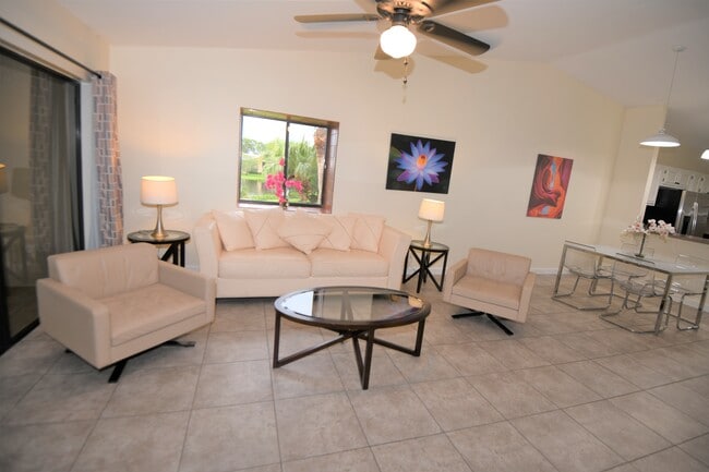 Large open floor plan. Spacious living and dining areas. - 3071 SE Aster Ln Condo Unit 206