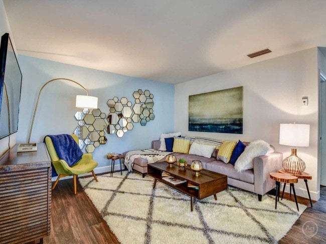 Amplias salas de estar - Lilac Village Palm Beach Gardens