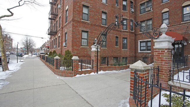 Photo - 2245 E 19th St