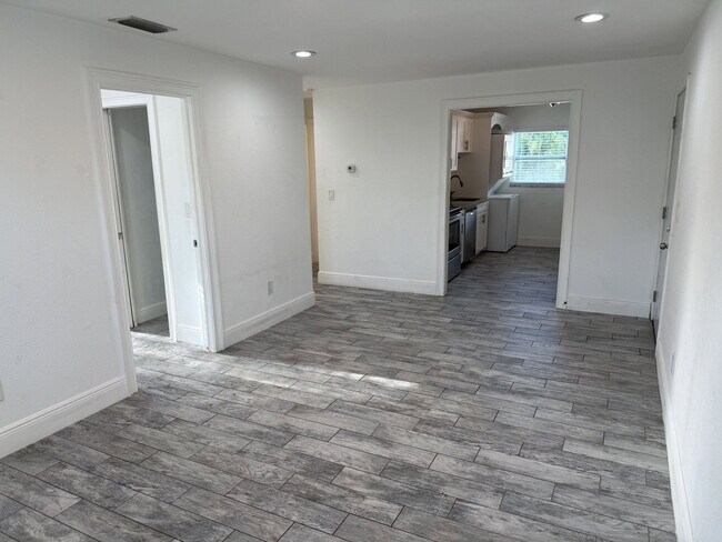 4908 W Ingraham St Unit B