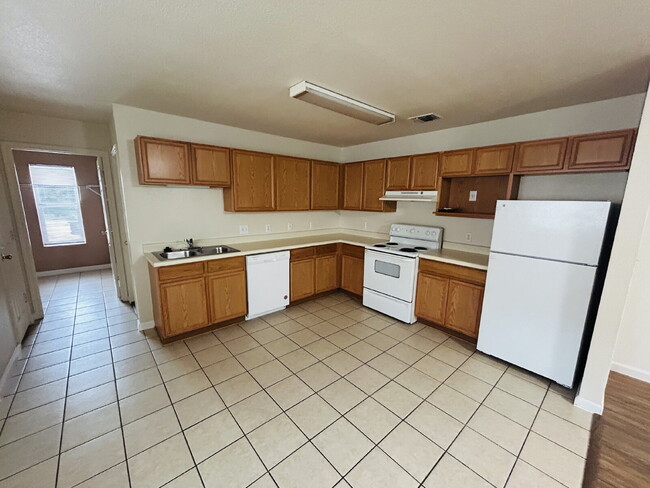 Building Photo - Gorgeous 2Bed/2 Bath Duplex in North West SA Rental