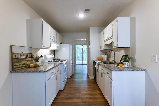 Photo - 1697 Cedar Bluff Way