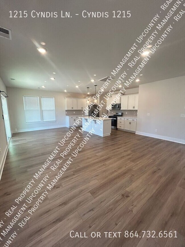 Photo - 1215 Cyndis Ln