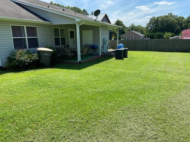 Photo - 215 Bishop Ln