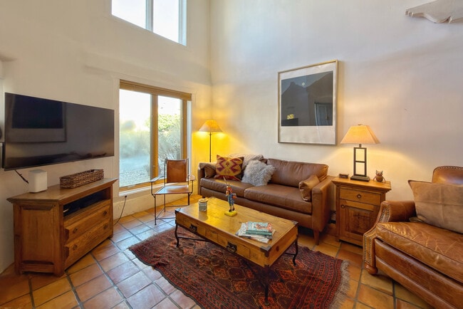 Photo - 624 Galisteo St