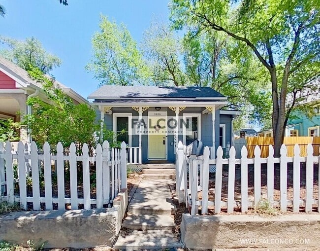 Building Photo - 3006 W Pikes Peak Ave