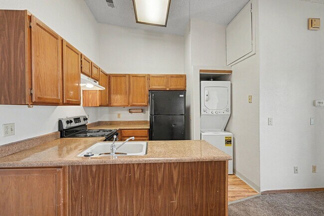 Photo - Charming Top-Floor Studio in Aurora with Private Patio & In-Unit Laundry Unit 17