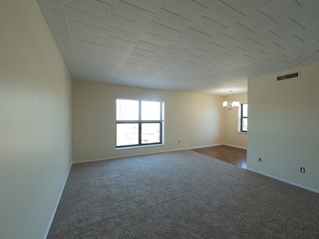 Tiffany 409 - Tiffany Apartments