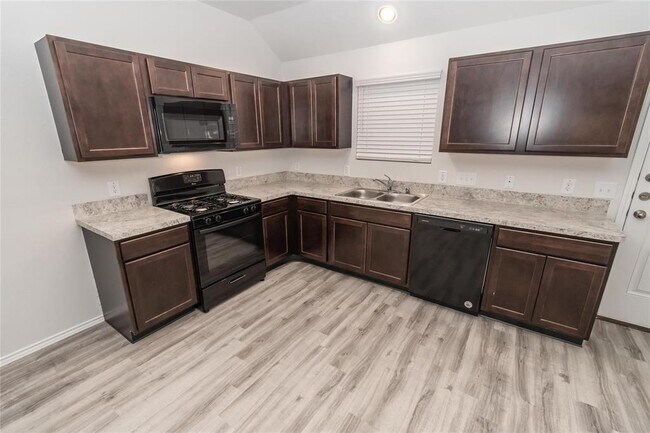 Photo - 202 Mouflon Dr