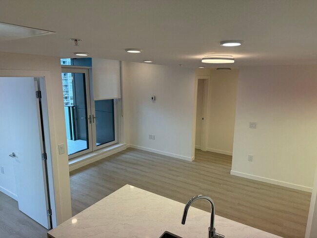 Photo - 10333 133 St Unit 1609