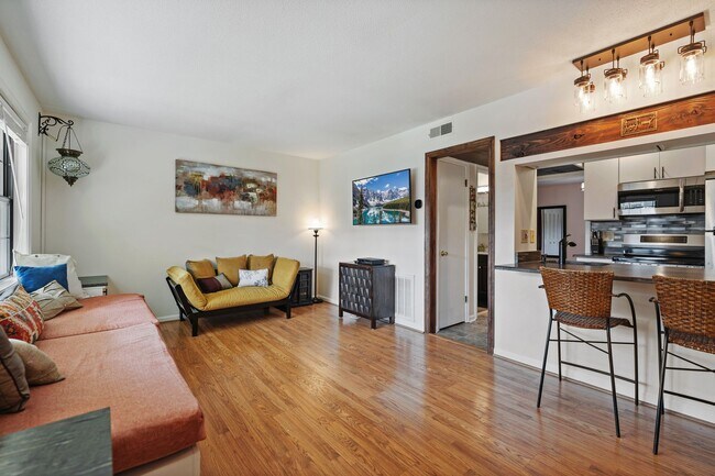 Photo - Downtown Durham! 1bd/1ba Trinity Park's Pe...