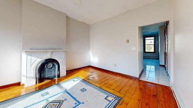 Building Photo - 60-62 Chelsea Street Unit 2