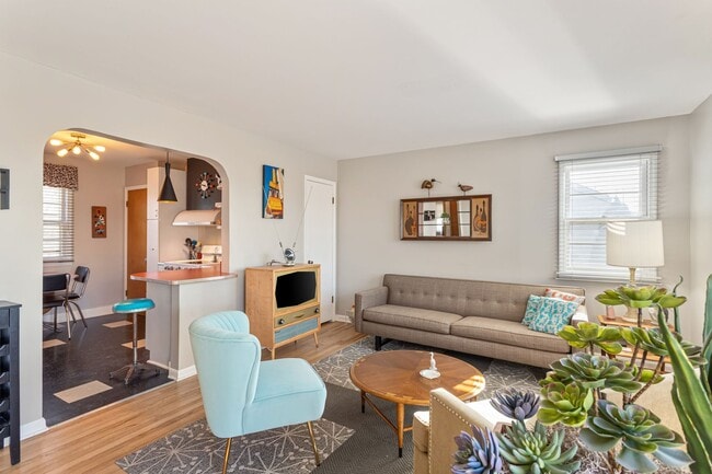 Building Photo - Beautiful Home In Underwood Park Neighborhood