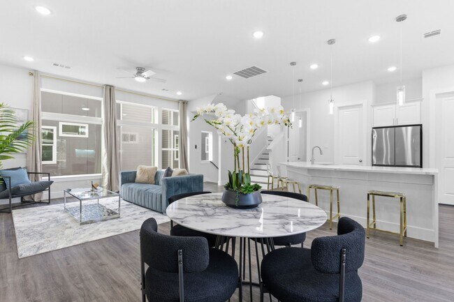 Photo - 4015 Ward St