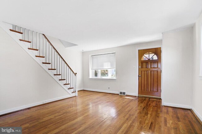 Photo - 253 Childs Ave