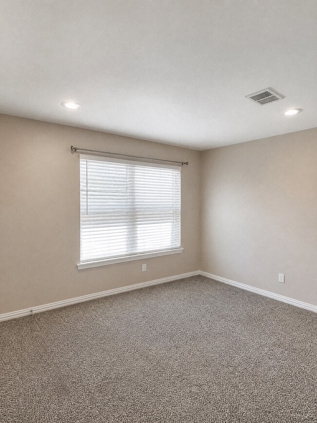 2016 Paisley Dr
